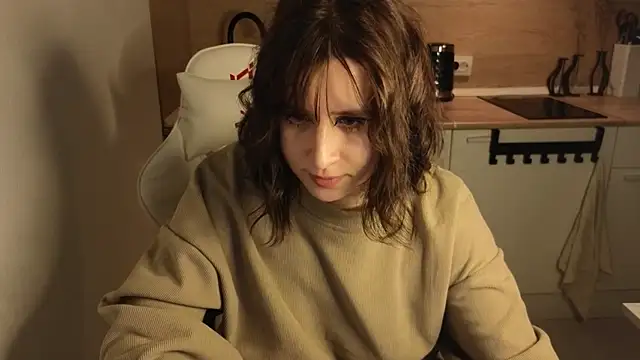 Snapshot of whatamarrie chatting on 12.20.24 whatamarrie online show from 12.20.24