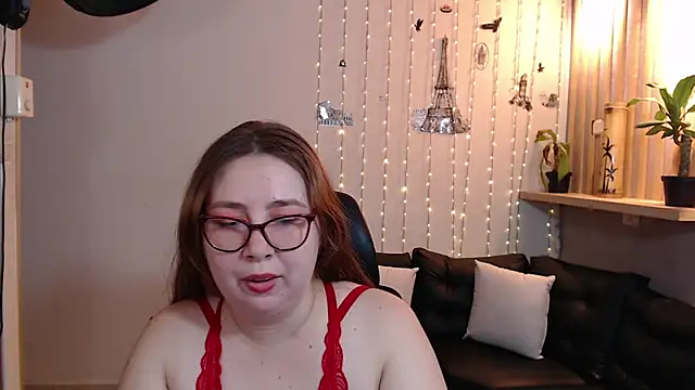 Snapshot of chloe_prg chatting on 03.14.25 chloe prg online show from 03.14.25