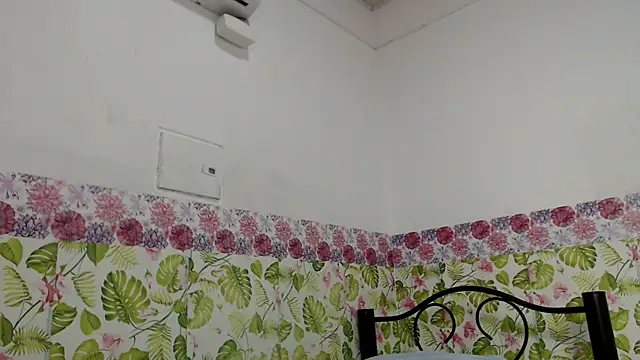 Snapshot of sweetfantacies18 chatting on 02.01.25 sweetfantacies18 online show from 02.01.25