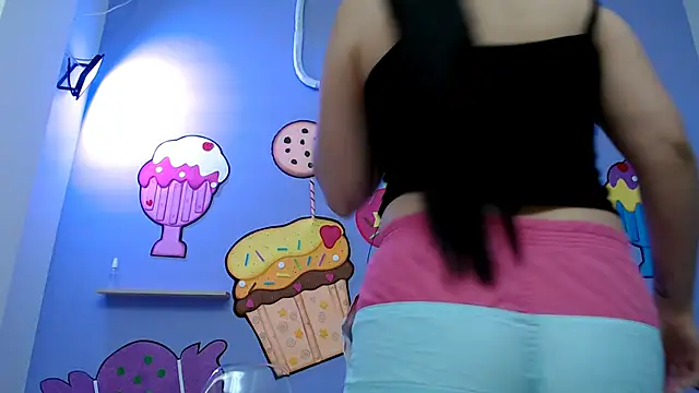 Snapshot of sweetfantacies18 chatting on 02.21.25 sweetfantacies18 online show from 02.21.25