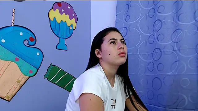 Snapshot of sweetfantacies18 chatting on 03.12.25 sweetfantacies18 online show from 03.12.25