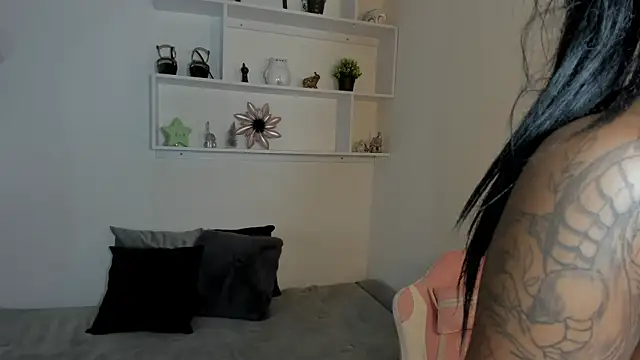 Snapshot of Zizi-campbel chatting on 12.26.24 Zizi-campbel online show from 12.26.24