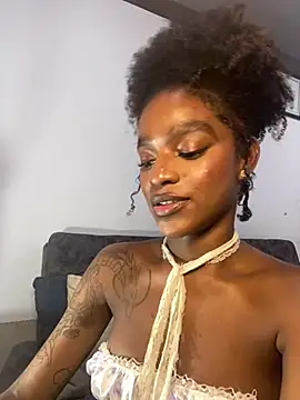 Snapshot of Zizi-campbel chatting on 03.13.25 Zizi-campbel online show from 03.13.25