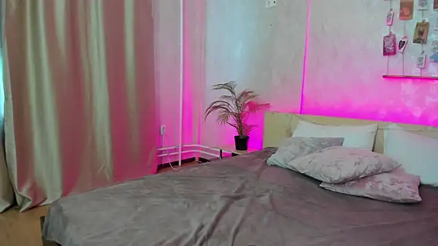 Snapshot of Cheryl__Brown chatting on 02.09.25 Cheryl Brown online show from 02.09.25