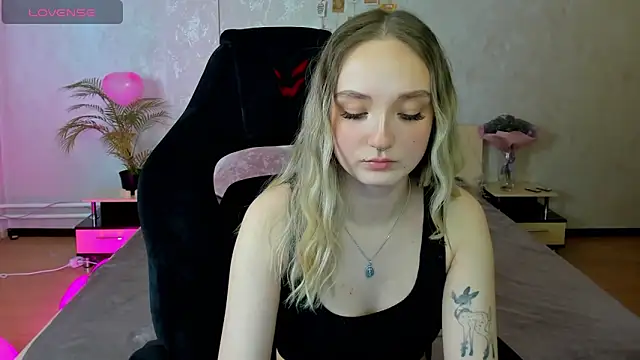 Snapshot of Cheryl__Brown chatting on 02.17.25 Cheryl Brown online show from 02.17.25