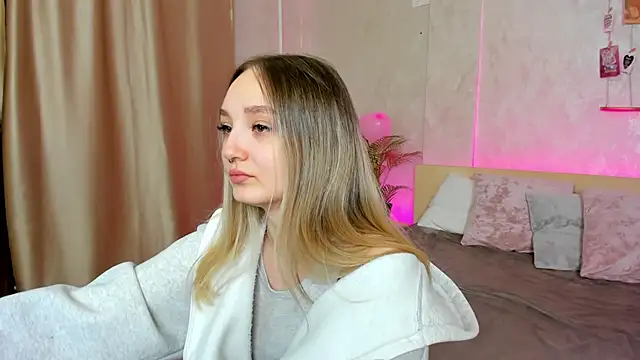 Snapshot of Cheryl__Brown chatting on 02.18.25 Cheryl Brown online show from 02.18.25