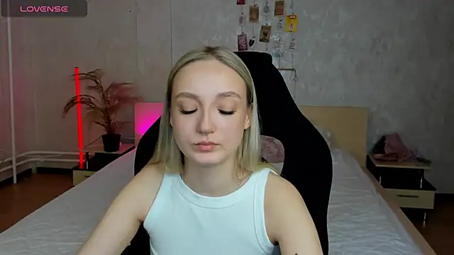 Snapshot of Cheryl__Brown chatting on 03.11.25 Cheryl Brown online show from 03.11.25