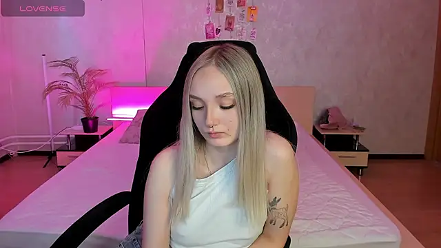 Snapshot of Cheryl__Brown chatting on 03.14.25 Cheryl Brown online show from 03.14.25