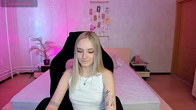 Snapshot of Cheryl__Brown chatting on 03.14.25 Cheryl Brown online show from 03.14.25