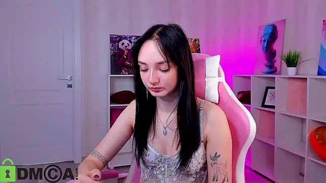 Snapshot of Cheryl__Brown chatting on 11.20.25 Cheryl Brown online show from 11.20.25