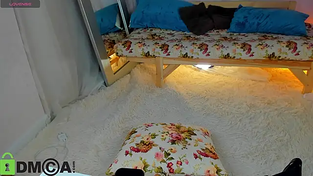 Snapshot of Cheryl__Brown chatting on 12.04.25 Cheryl Brown online show from 12.04.25