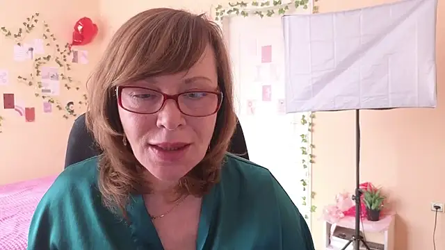 Miss Moren online show from 03.17.26