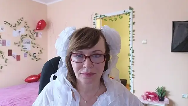 Miss Moren online show from 04.02.26