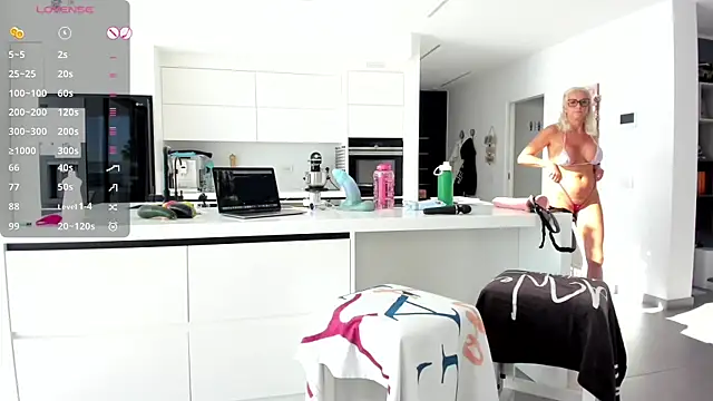 Snapshot of gaiaontop chatting on 11.29.25 gaiaontop online show from 11.29.25