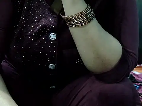 Housewife12 online show from 12.15.25