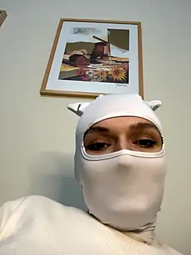 Snapshot of Nikki_Hoee chatting on 12.14.25 Nikki Hoee online show from 12.14.25