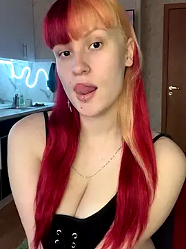 Snapshot of Sweet_white_chocolate chatting on 10.02.25 Sweet white chocolate online show from 10.02.25