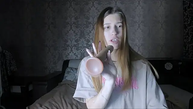 Snapshot of Agnes_Allenn chatting on 10.26.25 Agnes Allenn online show from 10.26.25