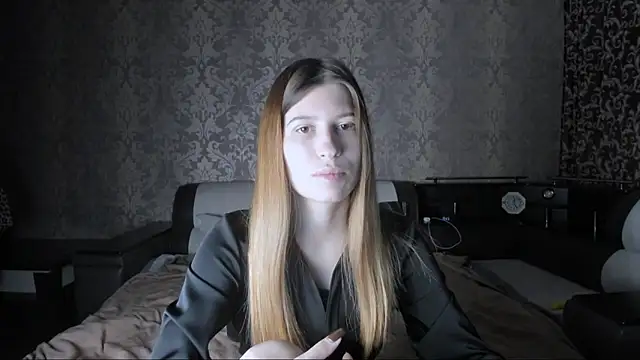 Snapshot of Agnes_Allenn chatting on 11.04.25 Agnes Allenn online show from 11.04.25