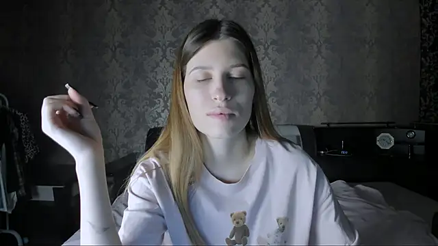 Snapshot of Agnes_Allenn chatting on 11.14.25 Agnes Allenn online show from 11.14.25