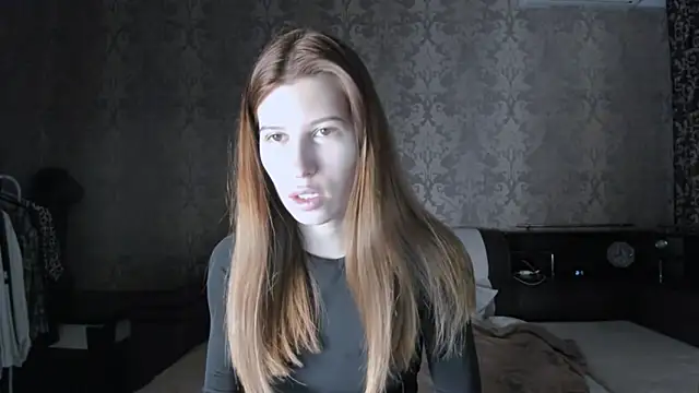 Snapshot of Agnes_Allenn chatting on 12.22.25 Agnes Allenn online show from 12.22.25