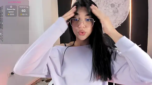 Snapshot of RoseCassie chatting on 11.06.25 RoseCassie online show from 11.06.25