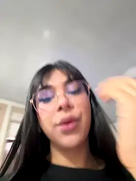 Snapshot of RoseCassie chatting on 11.20.25 RoseCassie online show from 11.20.25