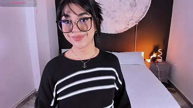 Snapshot of RoseCassie chatting on 12.04.25 RoseCassie online show from 12.04.25