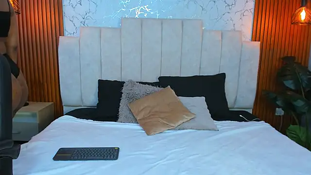 AinaraJimenez online show from 02.07.25