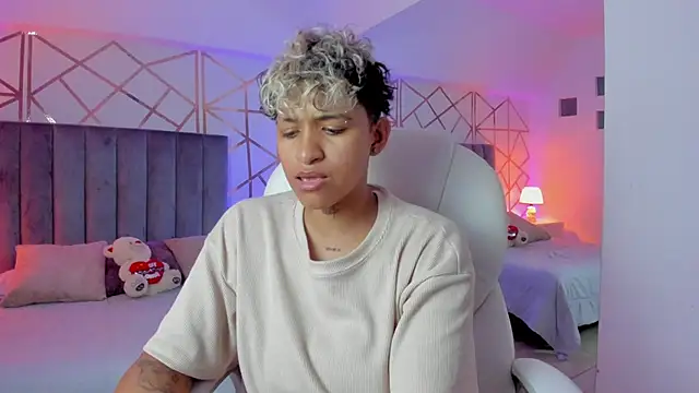 Snapshot of Dominick_jones chatting on 01.09.25 Dominick jones online show from 01.09.25