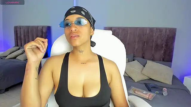 Snapshot of Dominick_jones chatting on 01.18.25 Dominick jones online show from 01.18.25