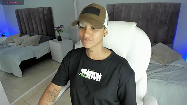 Snapshot of Dominick_jones chatting on 01.22.25 Dominick jones online show from 01.22.25