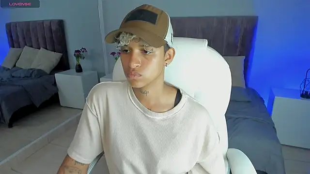 Snapshot of Dominick_jones chatting on 01.24.25 Dominick jones online show from 01.24.25