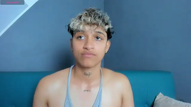 Snapshot of Dominick_jones chatting on 03.06.25 Dominick jones online show from 03.06.25