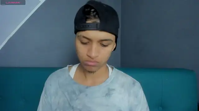 Snapshot of Dominick_jones chatting on 03.11.25 Dominick jones online show from 03.11.25