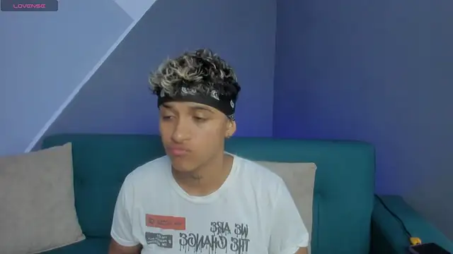 Snapshot of Dominick_jones chatting on 03.15.25 Dominick jones online show from 03.15.25