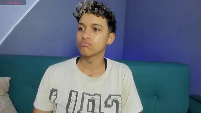 Snapshot of Dominick_jones chatting on 03.22.25 Dominick jones online show from 03.22.25