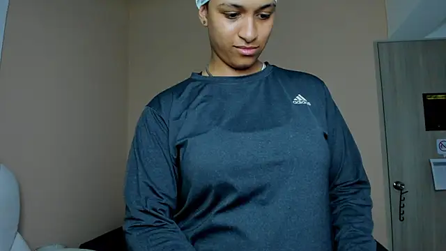 Snapshot of Dominick_jones chatting on 09.13.25 Dominick jones online show from 09.13.25