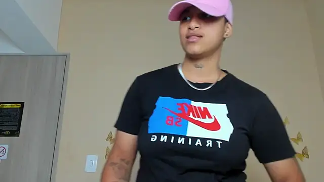 Snapshot of Dominick_jones chatting on 09.17.25 Dominick jones online show from 09.17.25