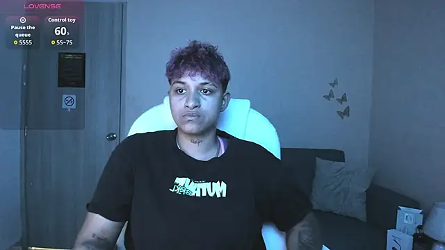 Snapshot of Dominick_jones chatting on 09.25.25 Dominick jones online show from 09.25.25