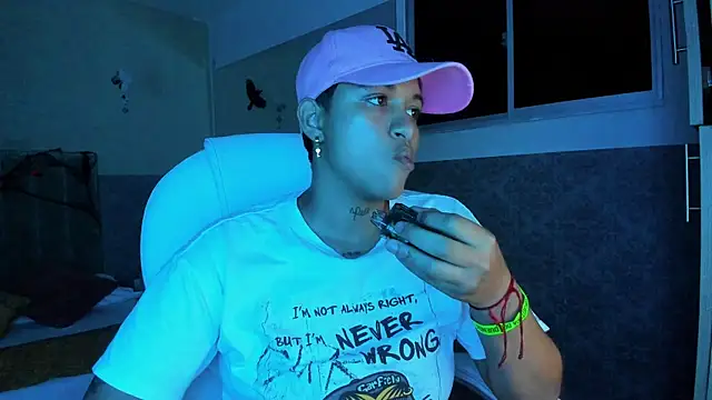 Snapshot of Dominick_jones chatting on 10.14.25 Dominick jones online show from 10.14.25