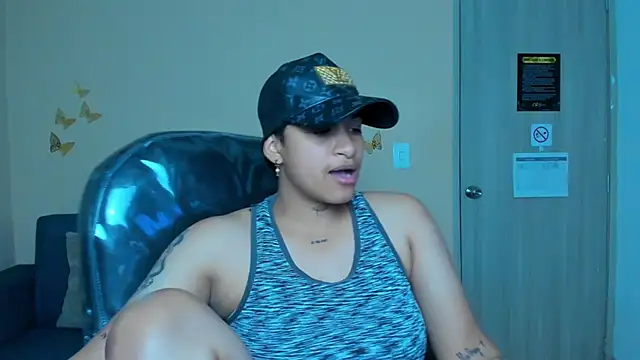 Snapshot of Dominick_jones chatting on 11.03.25 Dominick jones online show from 11.03.25