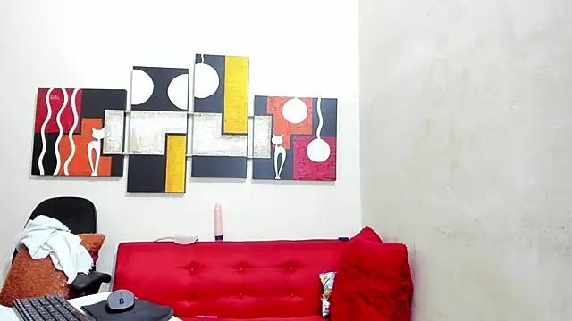 Mariana 16  online show from 01.30.25