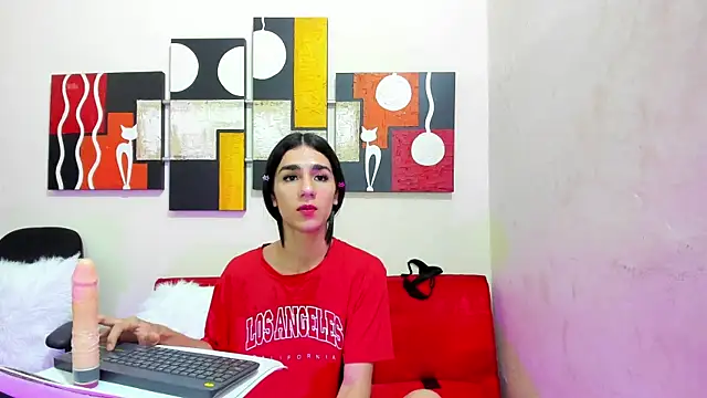 Mariana 16  online show from 02.13.25