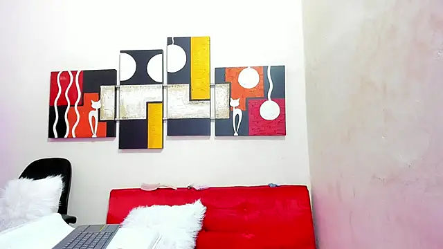 Mariana 16  online show from 02.14.25