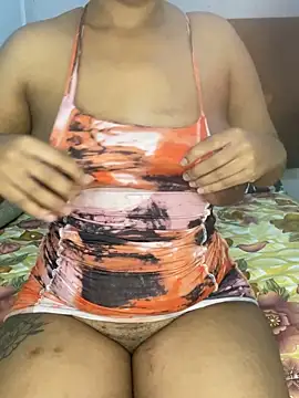 Snapshot of beverlyxxxx chatting on 01.21.25 beverlyxxxx online show from 01.21.25