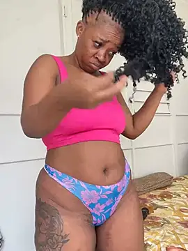 Snapshot of beverlyxxxx chatting on 03.03.25 beverlyxxxx online show from 03.03.25