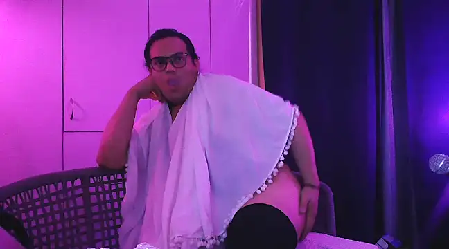 NikkelSofia online show from 12.18.24