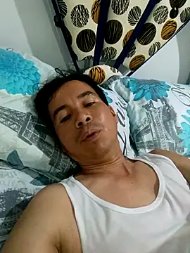 Snapshot of bisexual0007 chatting on 12.15.25 bisexual0007 online show from 12.15.25