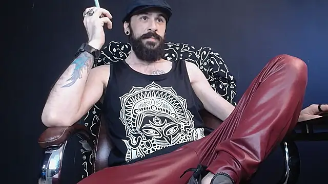 Snapshot of AxelColton chatting on 03.09.25 AxelColton online show from 03.09.25